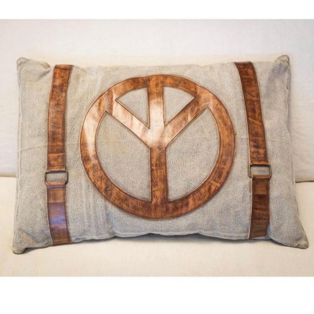 Peace cushion - Picture 2 of 3